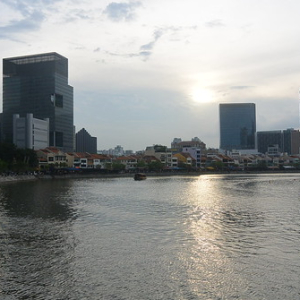 Der Singapore River • <a style="font-size:0.8em;" href="http://www.flickr.com/photos/132381155@N07/20046182726/" target="_blank">View on Flickr</a>
