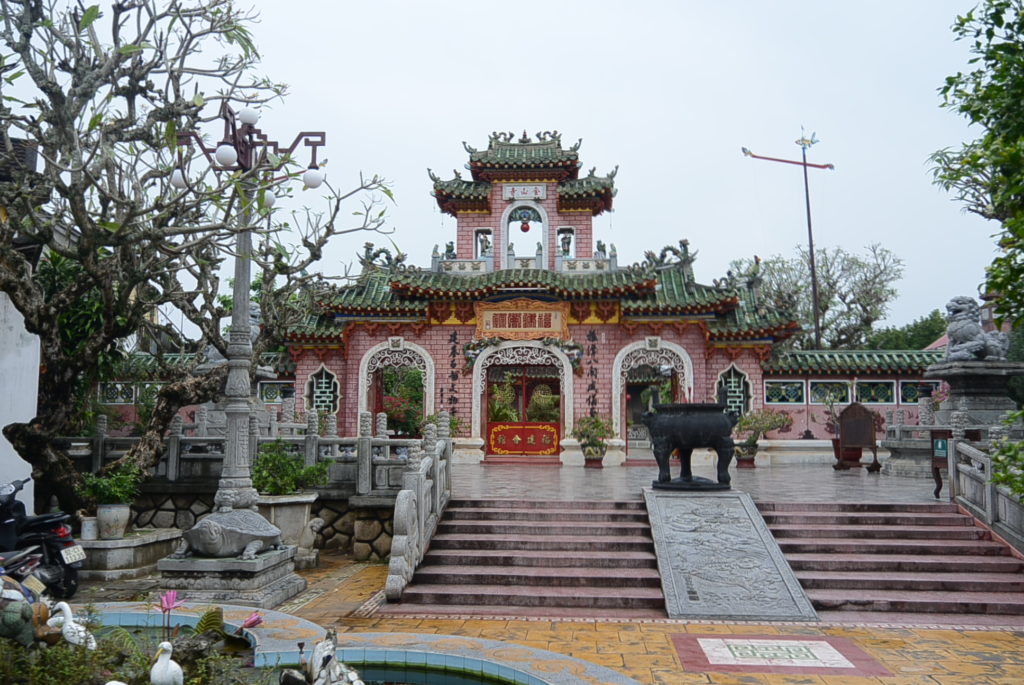 Ein kleiner Tempel in Hội An