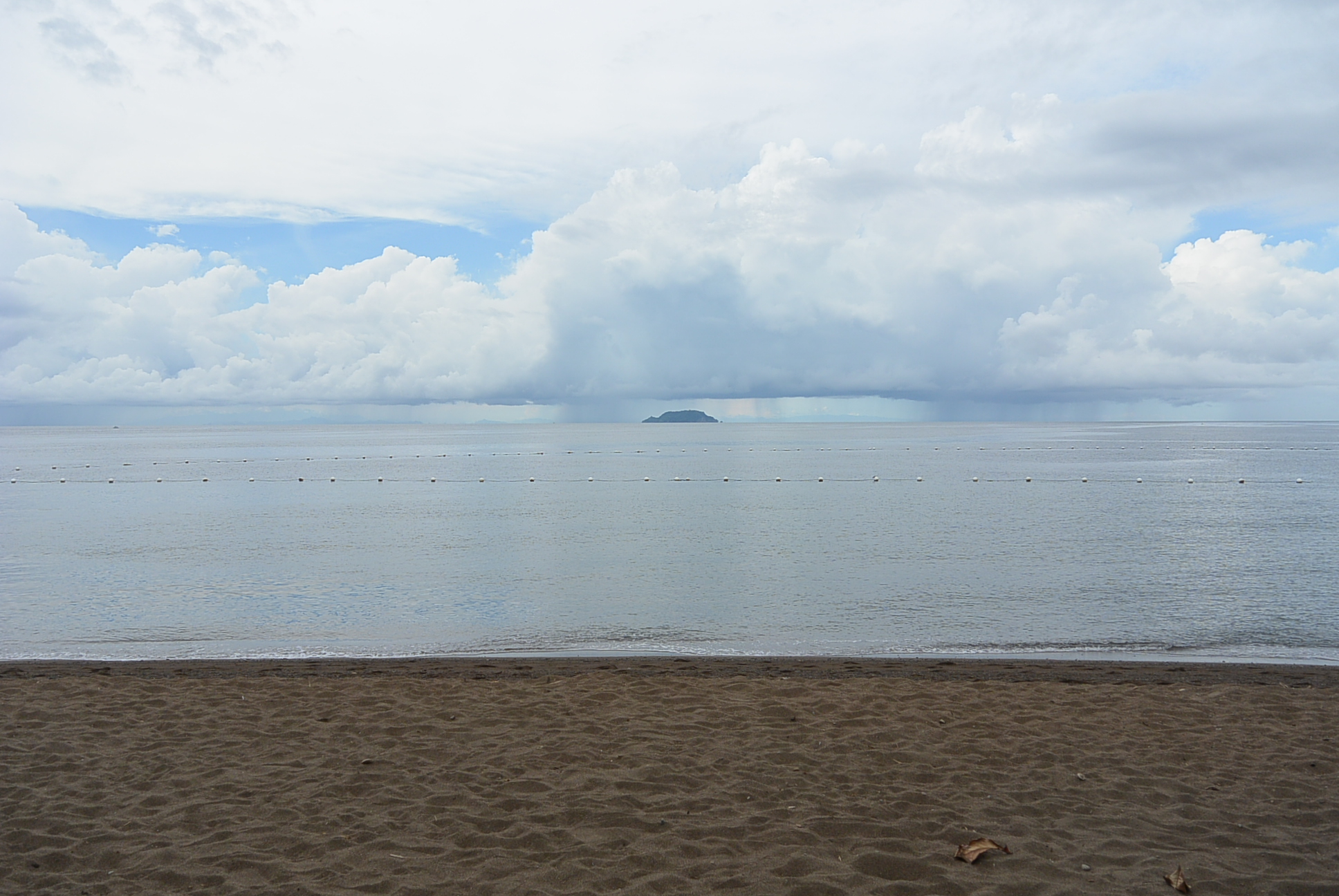 Apo Island von Dauin aus gesehen