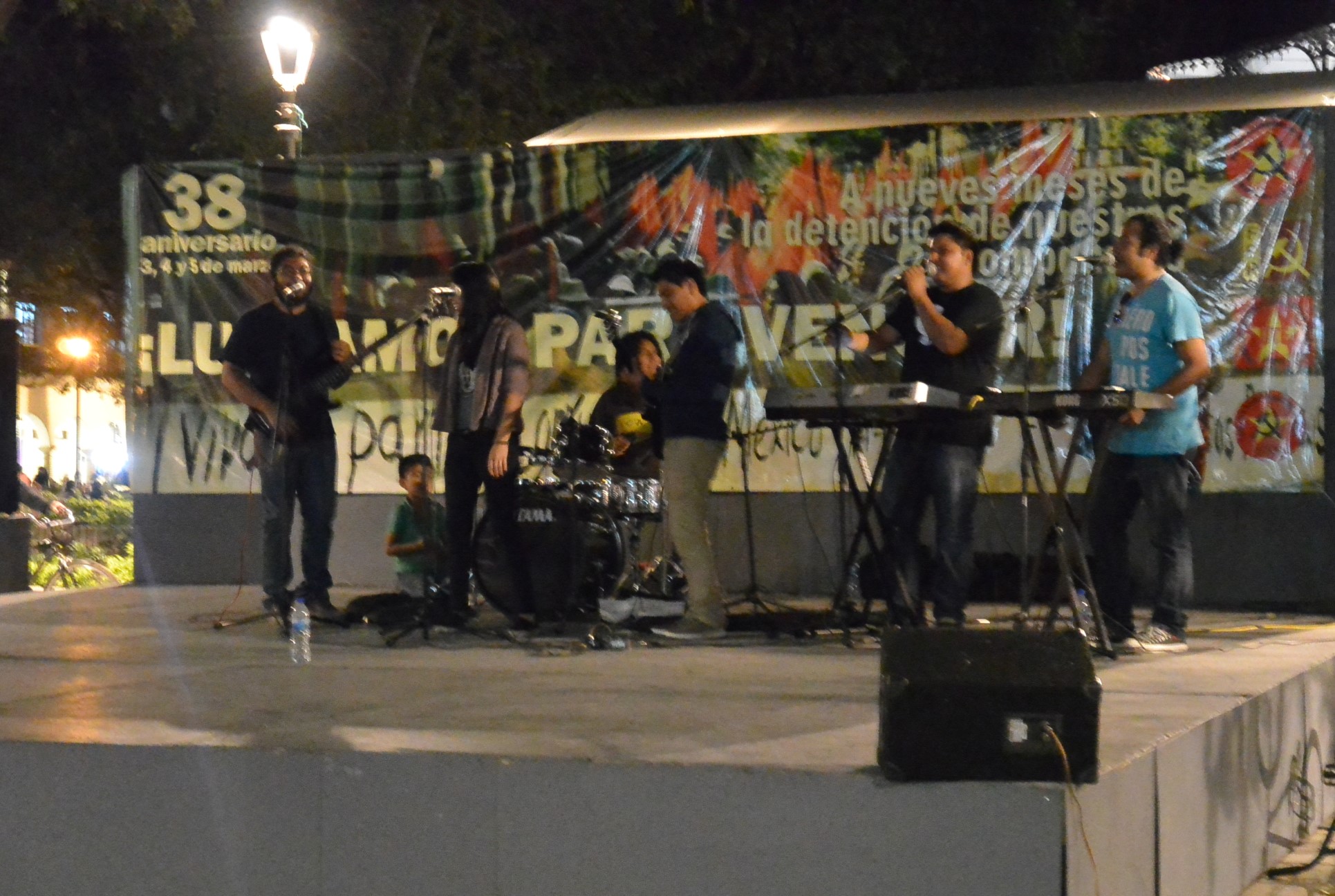 Eine Band rockt Oaxaca